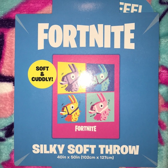 *LAST ONE* Fortnite Pillow and Blanket Bundle - Picture 2 of 4